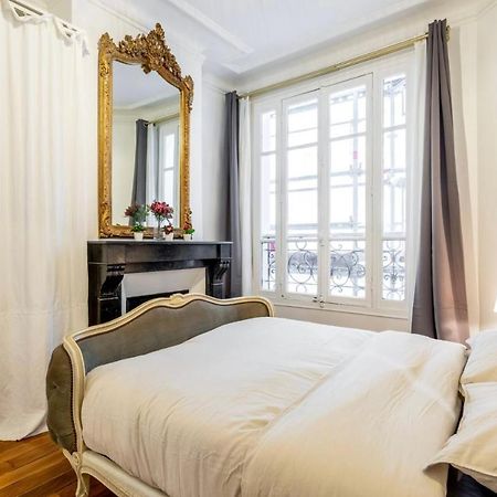 Abbesses - Superbe Appartement Avec Cheminees Paris Ngoại thất bức ảnh