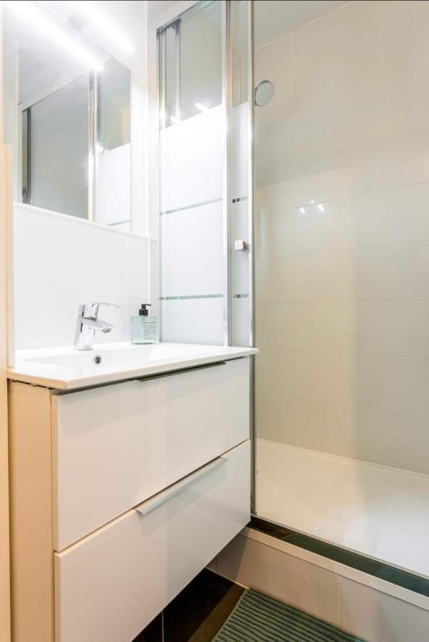 Abbesses - Superbe Appartement Avec Cheminees Paris Ngoại thất bức ảnh