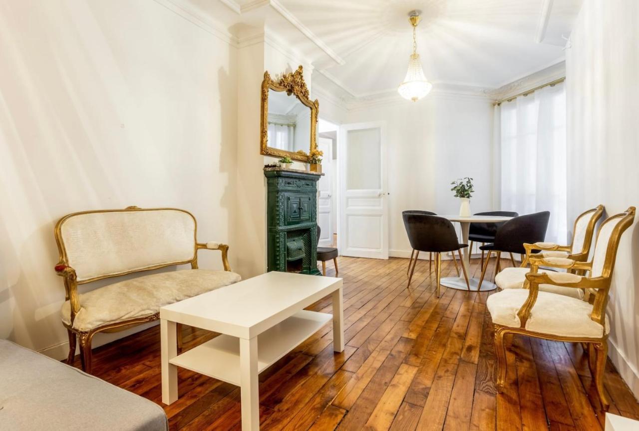 Abbesses - Superbe Appartement Avec Cheminees Paris Ngoại thất bức ảnh