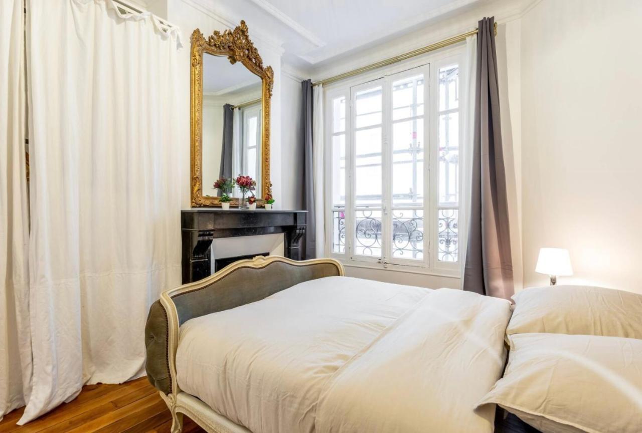 Abbesses - Superbe Appartement Avec Cheminees Paris Ngoại thất bức ảnh